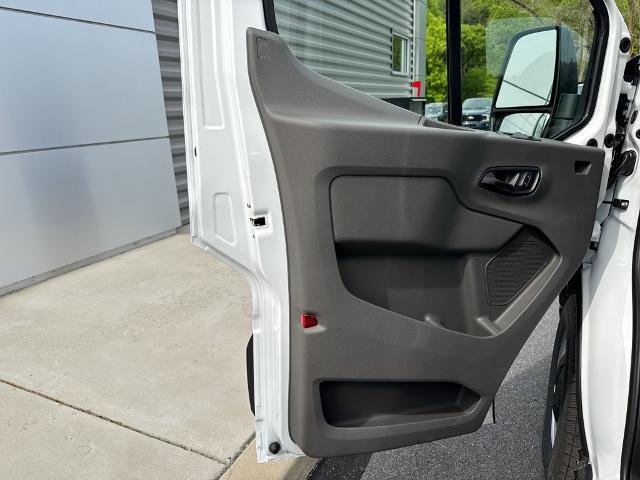 New 2026 Oxford White Ford Cargo Van image 25