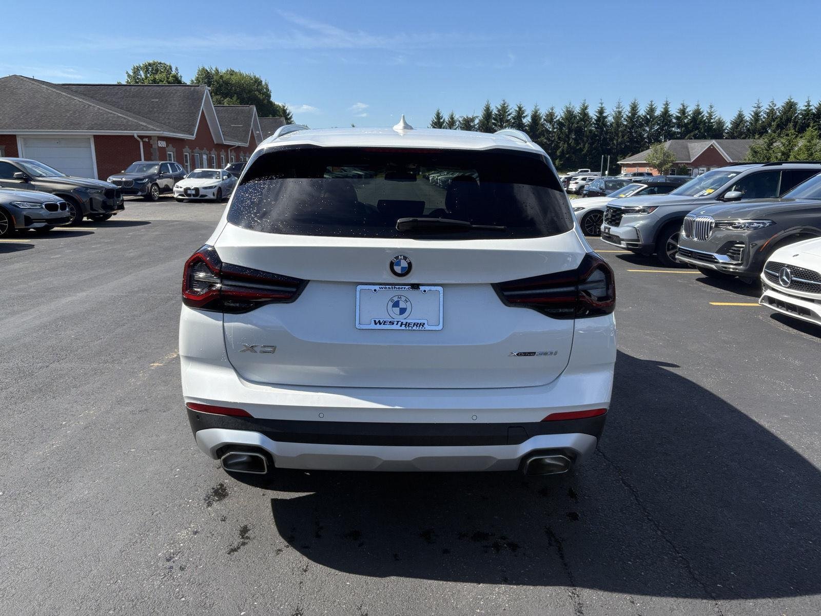 Used 2023 Mineral White Metallic BMW xDrive30i image 7