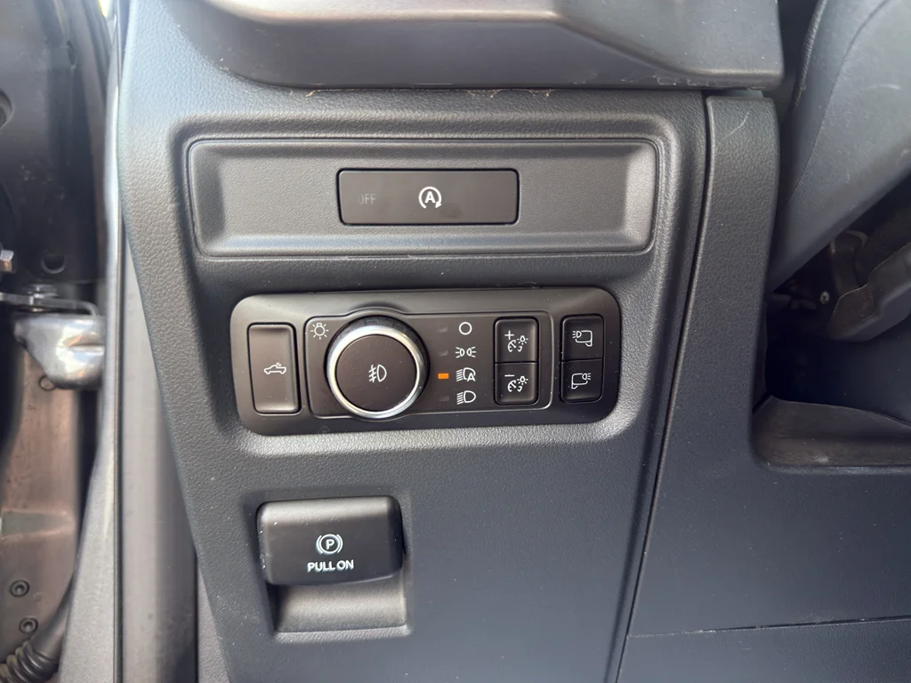 Used 2025 Gray Metallic Ford XLT image 22