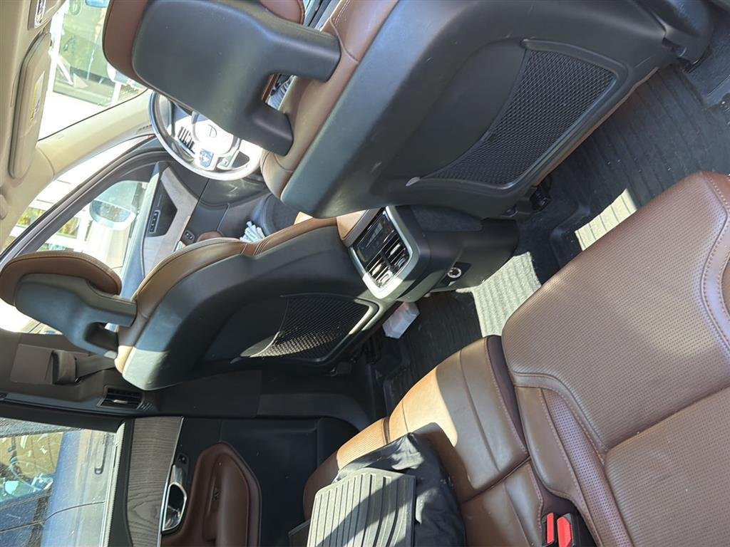 Used 2020 Thunder Grey Metallic Volvo Inscription image 10