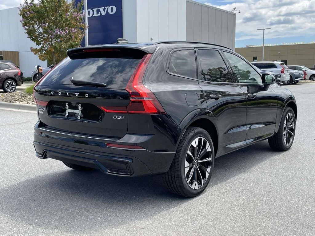 2026 Volvo XC60 Plus - Photo 24
