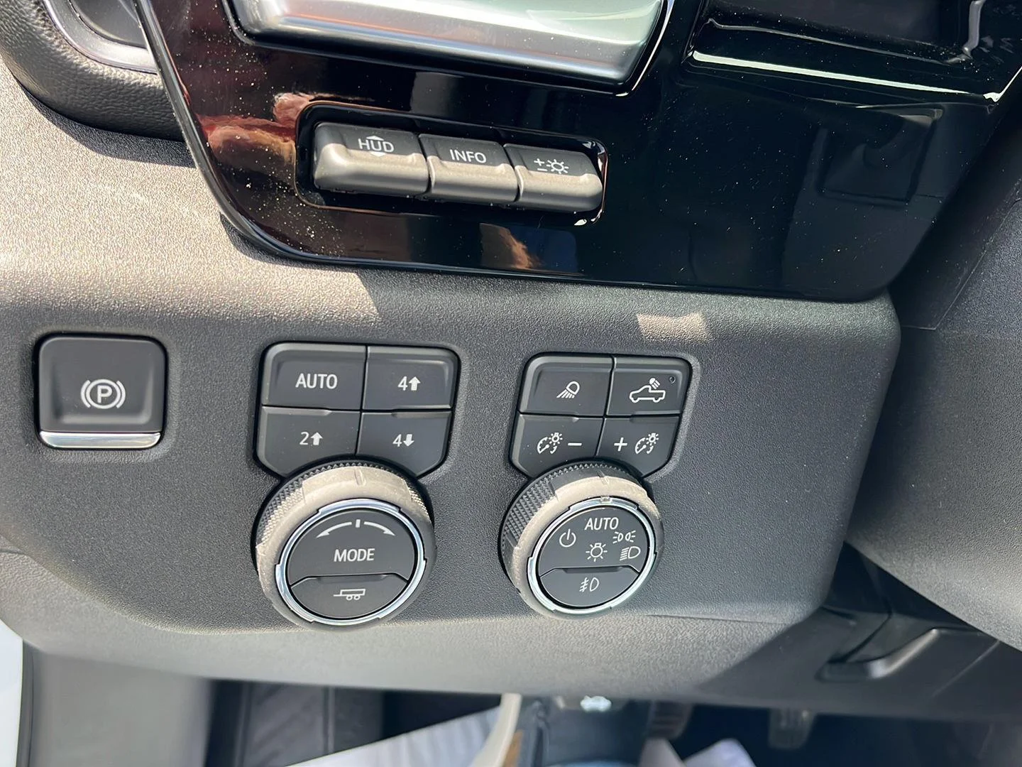 2026 Chevrolet Silverado 3500 HD High Country - Photo 13