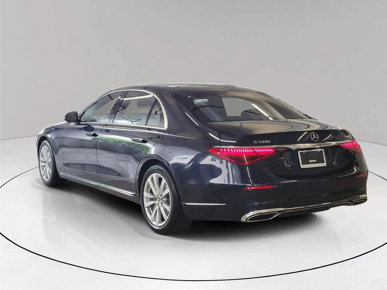 Used 2023  Mercedes-Benz S 500 image 4
