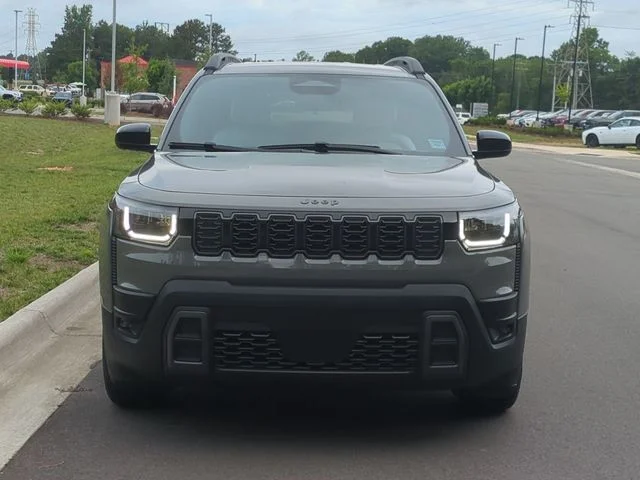 New 2026 Sting-Gray Clear-Coat Exterior Paint Jeep Laredo image 16