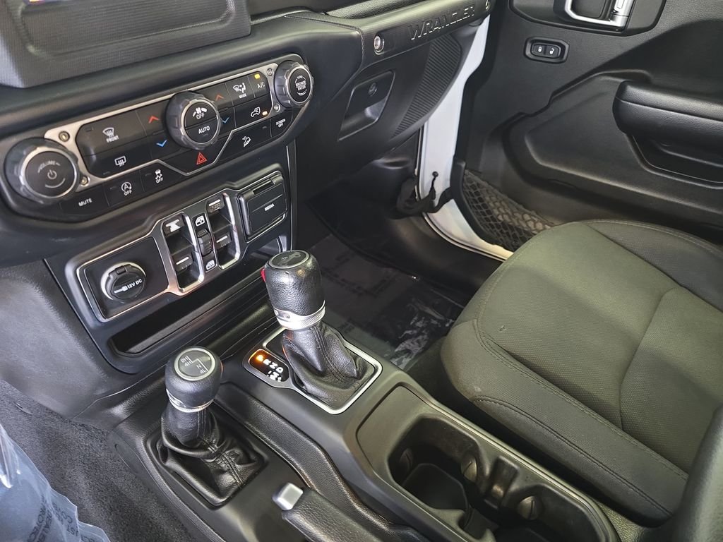 Used 2019 White Jeep Unlimited Sport S image 24