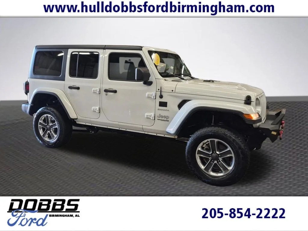 Used 2019 Bright White Clearcoat Jeep Unlimited Sahara image 1
