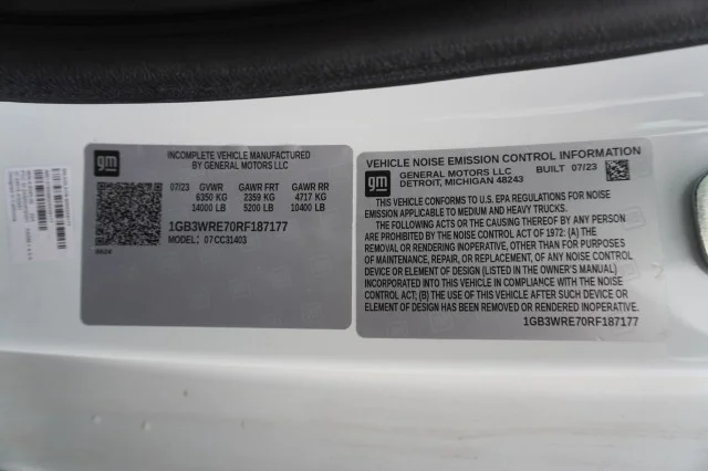 New 2024 Summit White Chevrolet Work Truck image 30