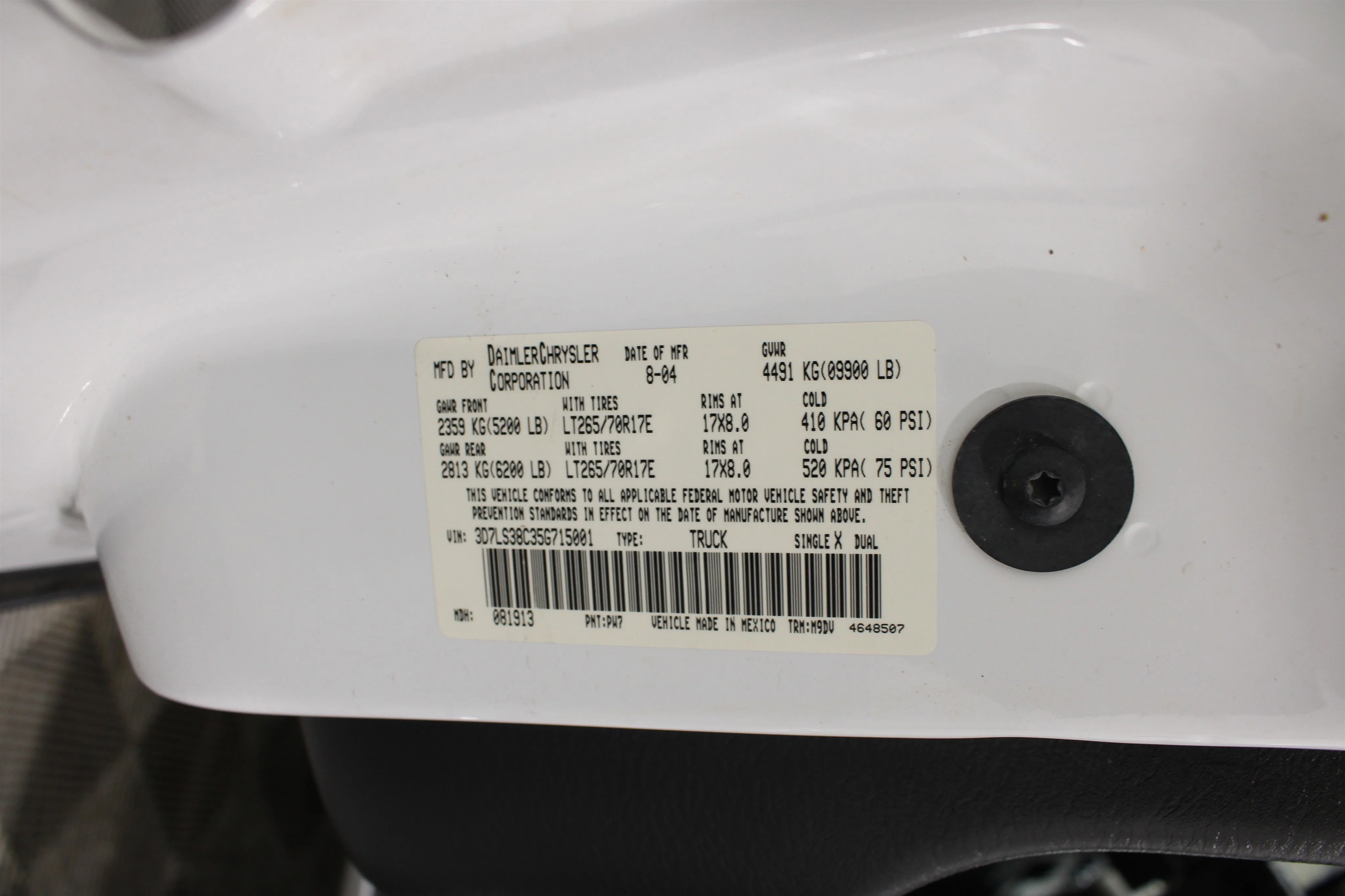 Used 2005 Bright White Dodge SLT image 33