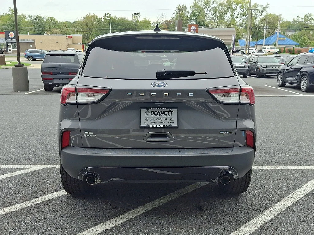 Used 2022 Gray Ford SE image 5