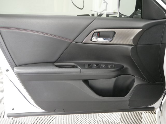 Used 2017 White Orchid Pearl Honda Sport SE image 8