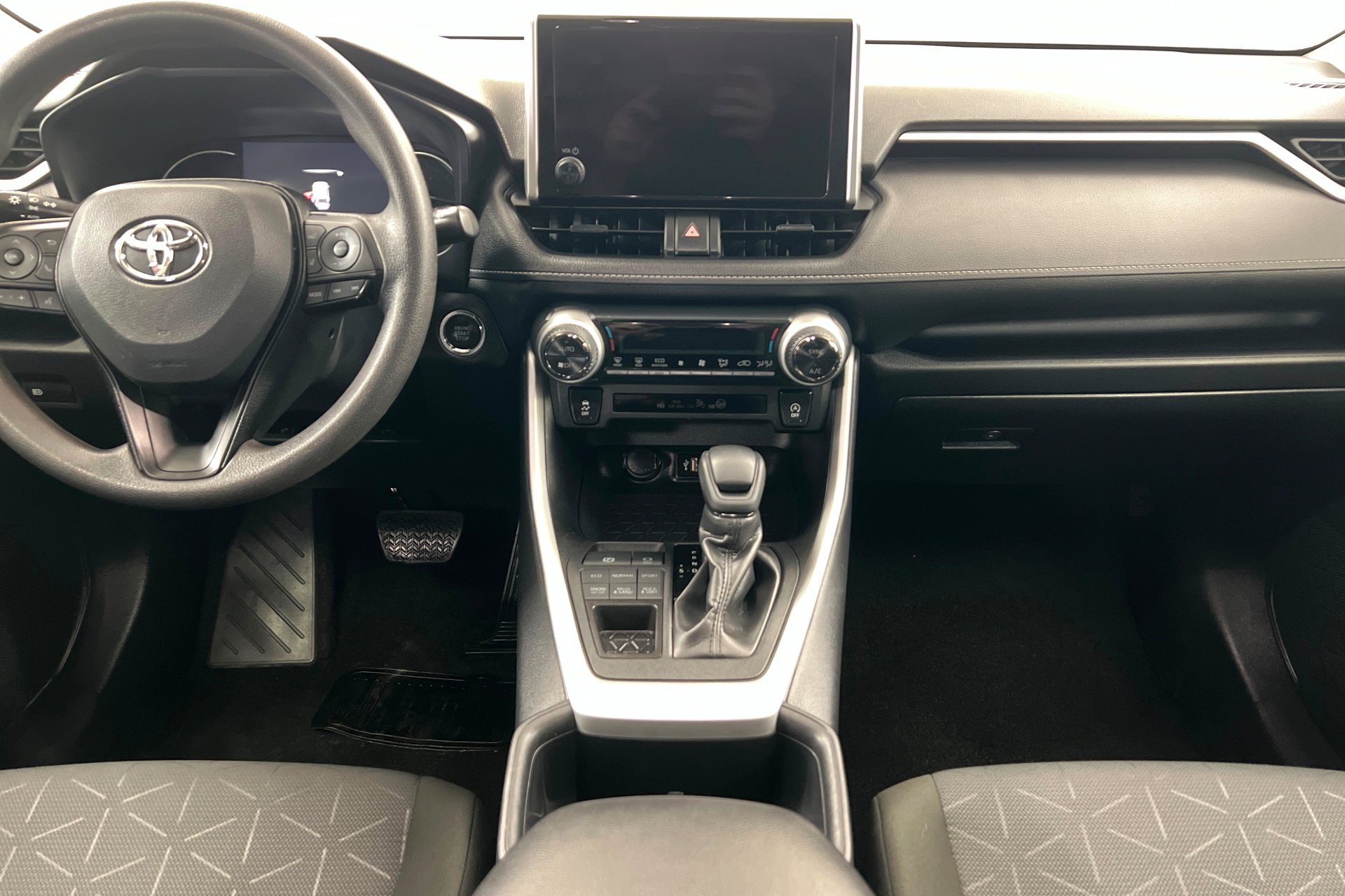 Used 2025 Red Toyota XLE image 13