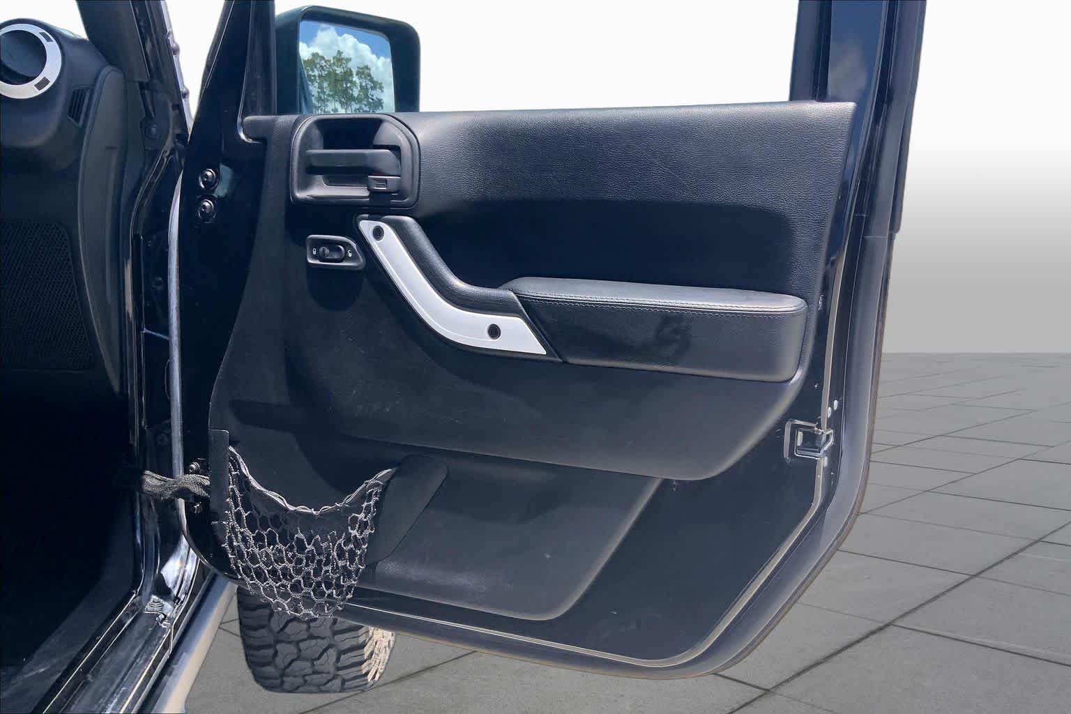 Used 2015 Black Clearcoat Jeep Wrangler X image 21