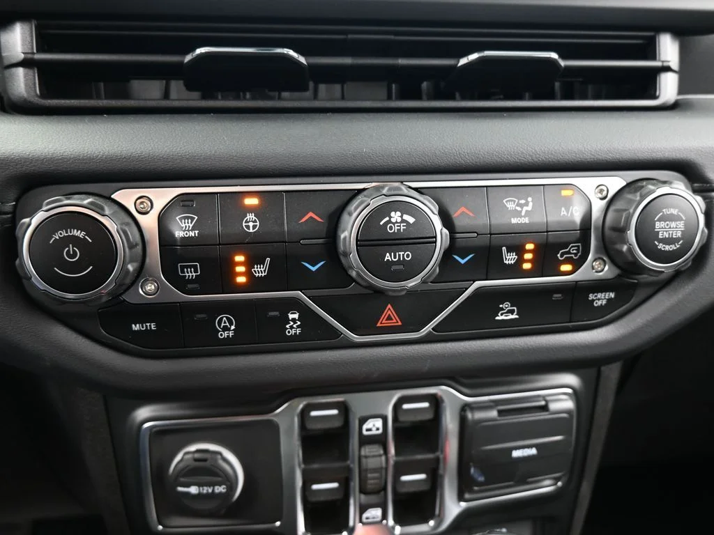 Used 2024 Black Clearcoat Jeep Sport S image 22