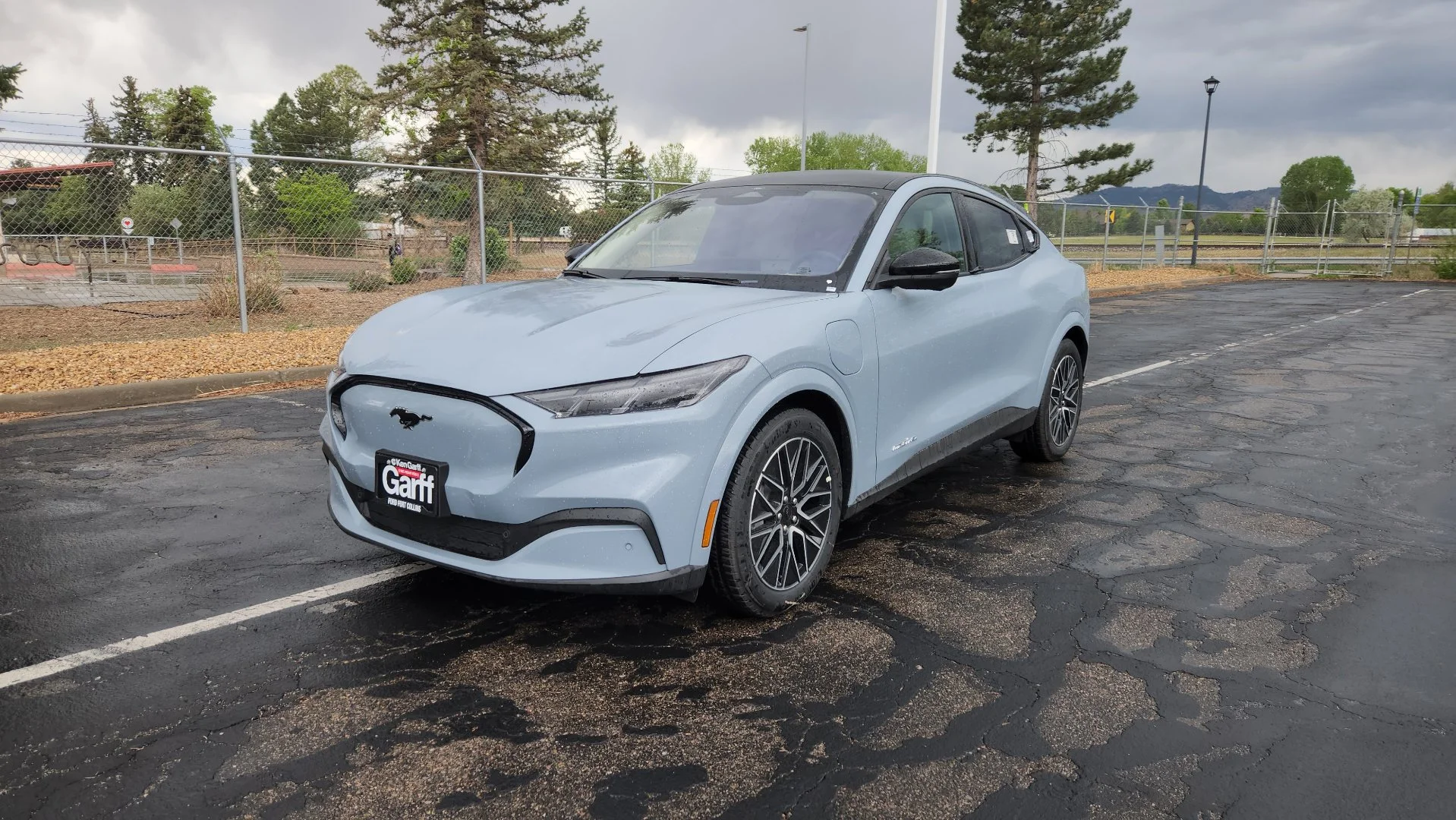 New 2026 Glacier Gray Metallic Tri-coat Ford Premium image 2
