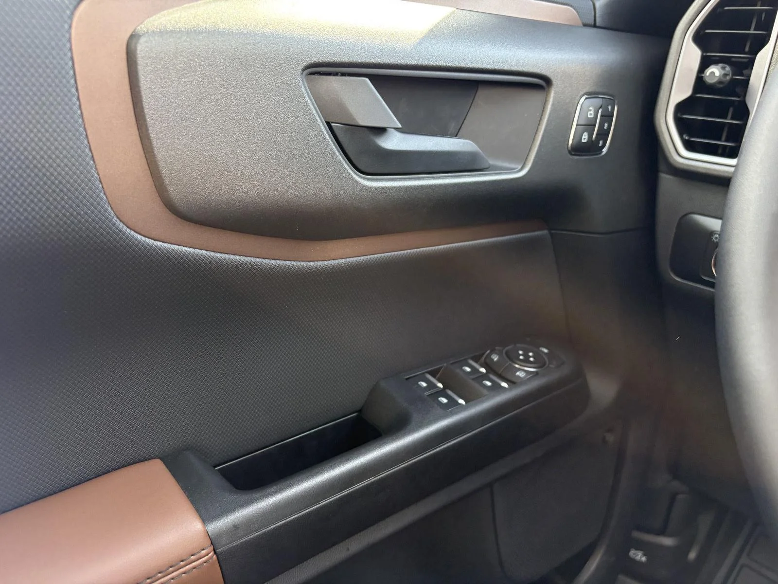 New 2026 Space White Metallic Ford Outer Banks® image 13