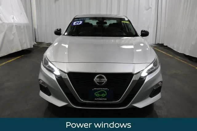2020 Nissan Altima SR - Photo 9