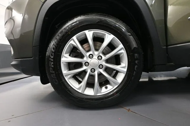 2019 Jeep Cherokee Latitude - Photo 17