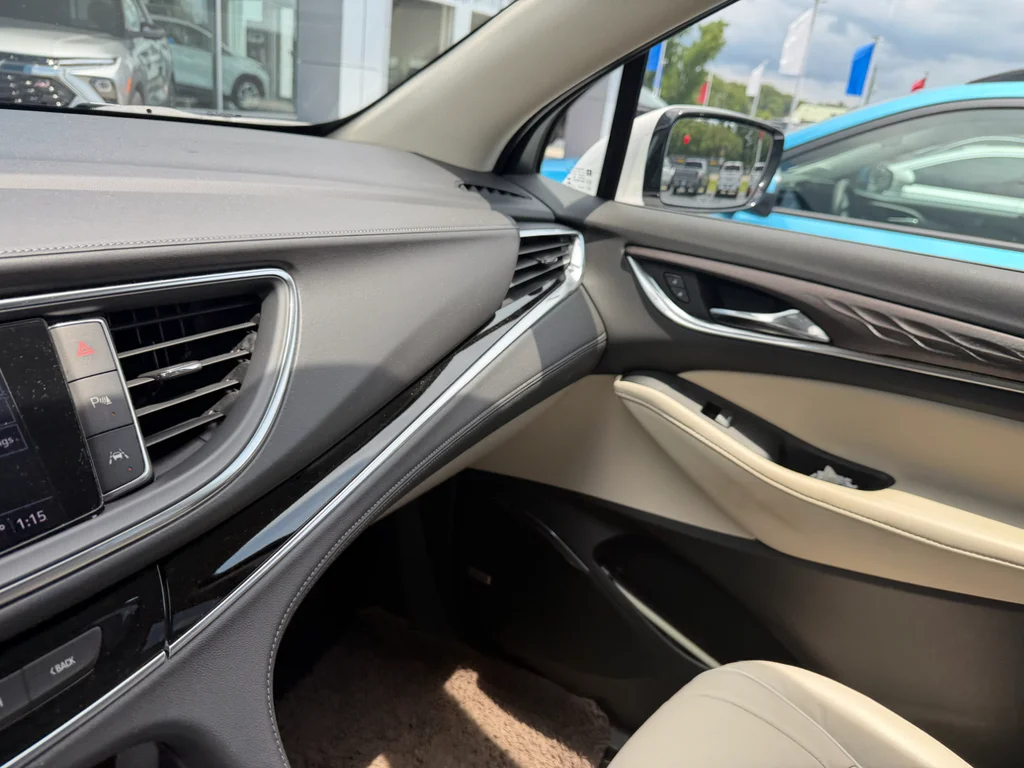 Certified Used 2023 White Frost Tricoat Buick Avenir image 11