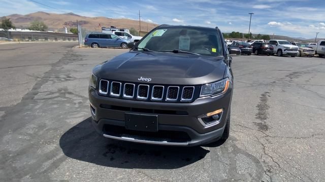 Used 2019 Gray Jeep Limited 4x4 image 3