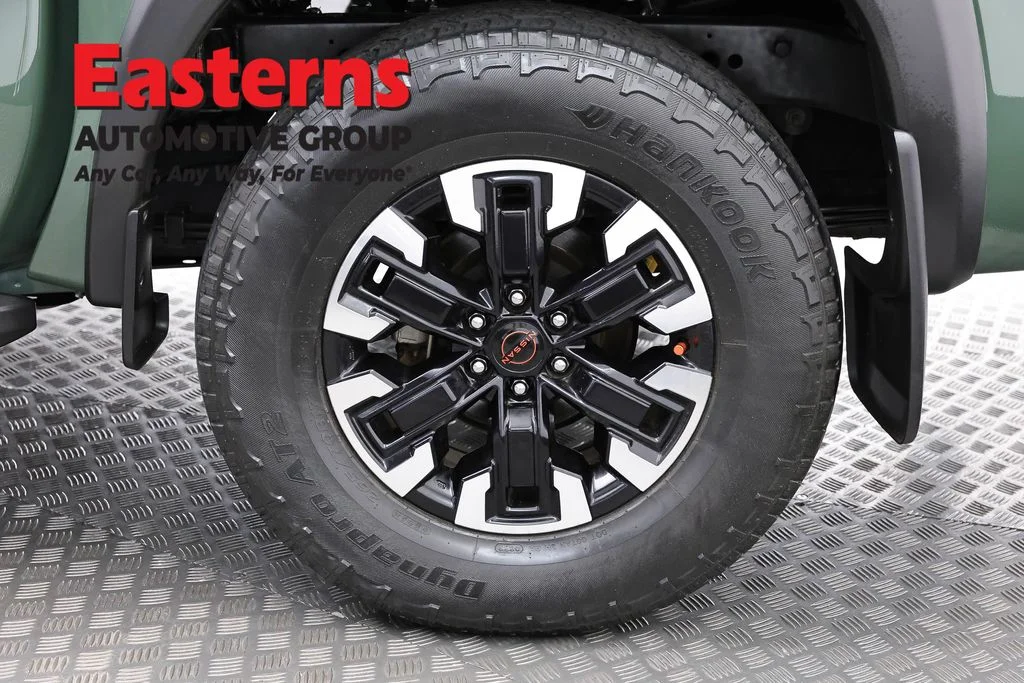Used 2023 Green Nissan PRO-4X image 34