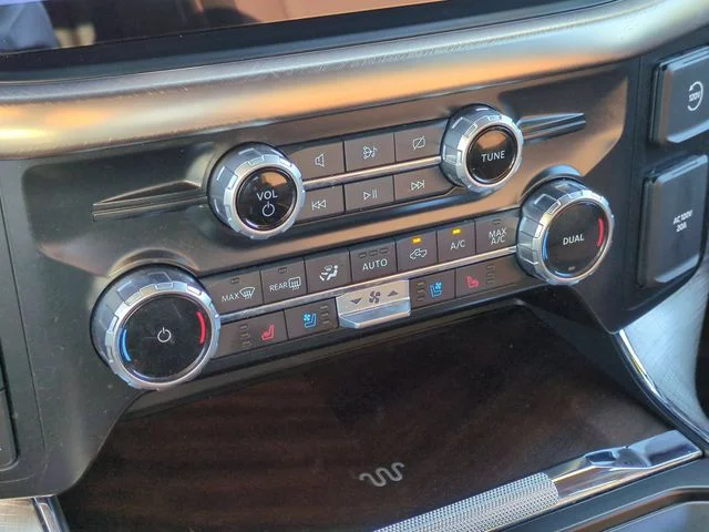 Used 2023  Ford King Ranch image 25