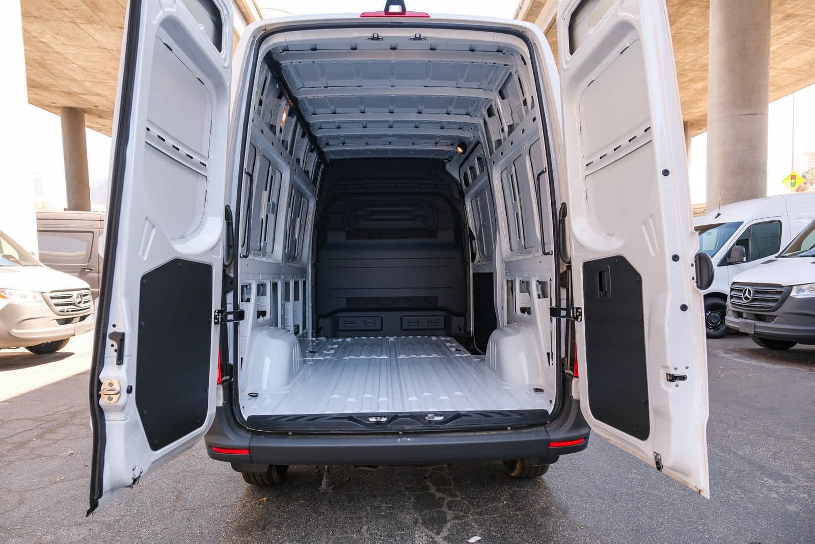 New 2025 Arctic+White Mercedes-Benz Cargo 144 WB  RWD 2.0L 4-Cylinder image 28