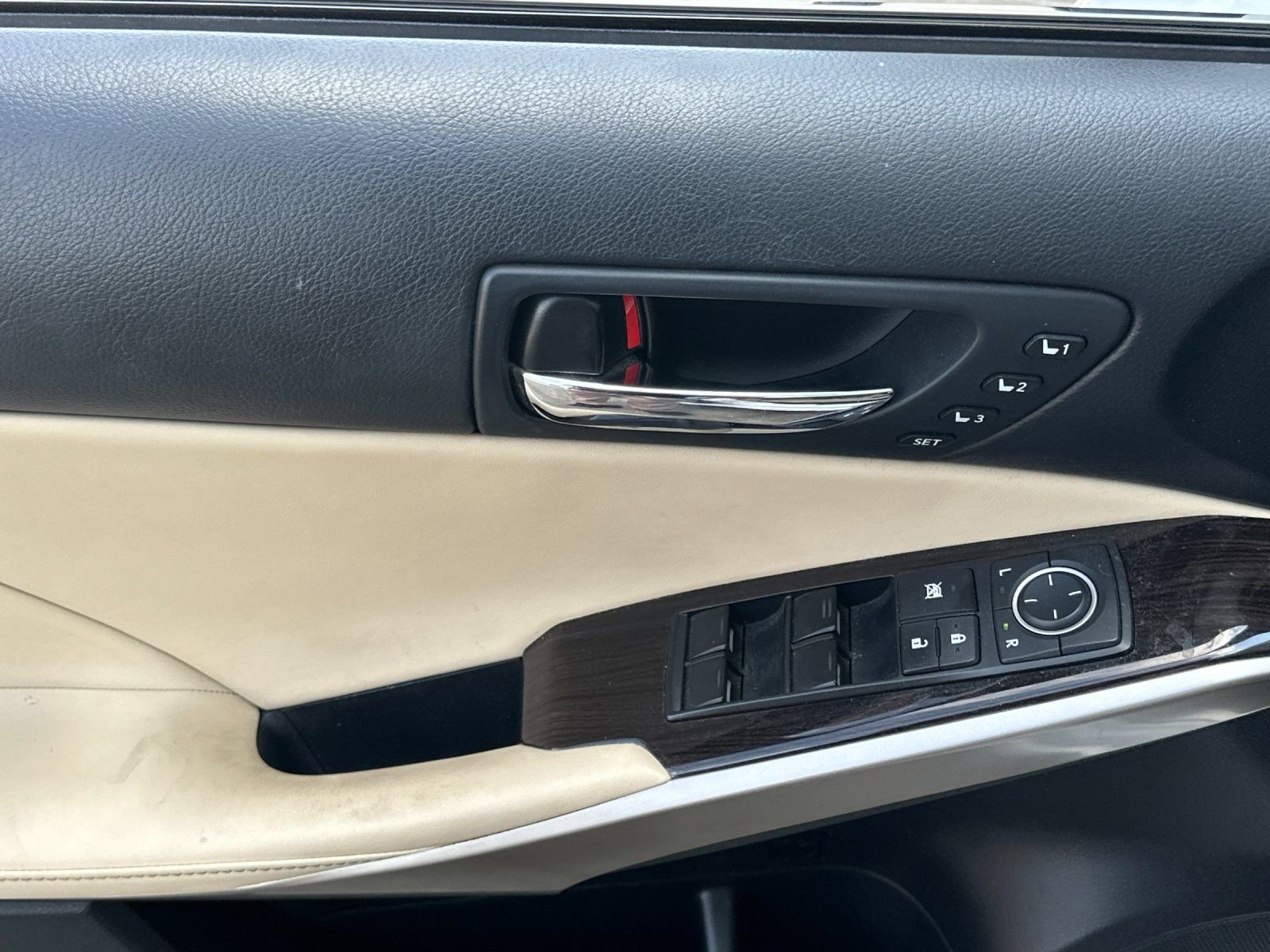 Used 2015 Ultra White Lexus 350 image 10