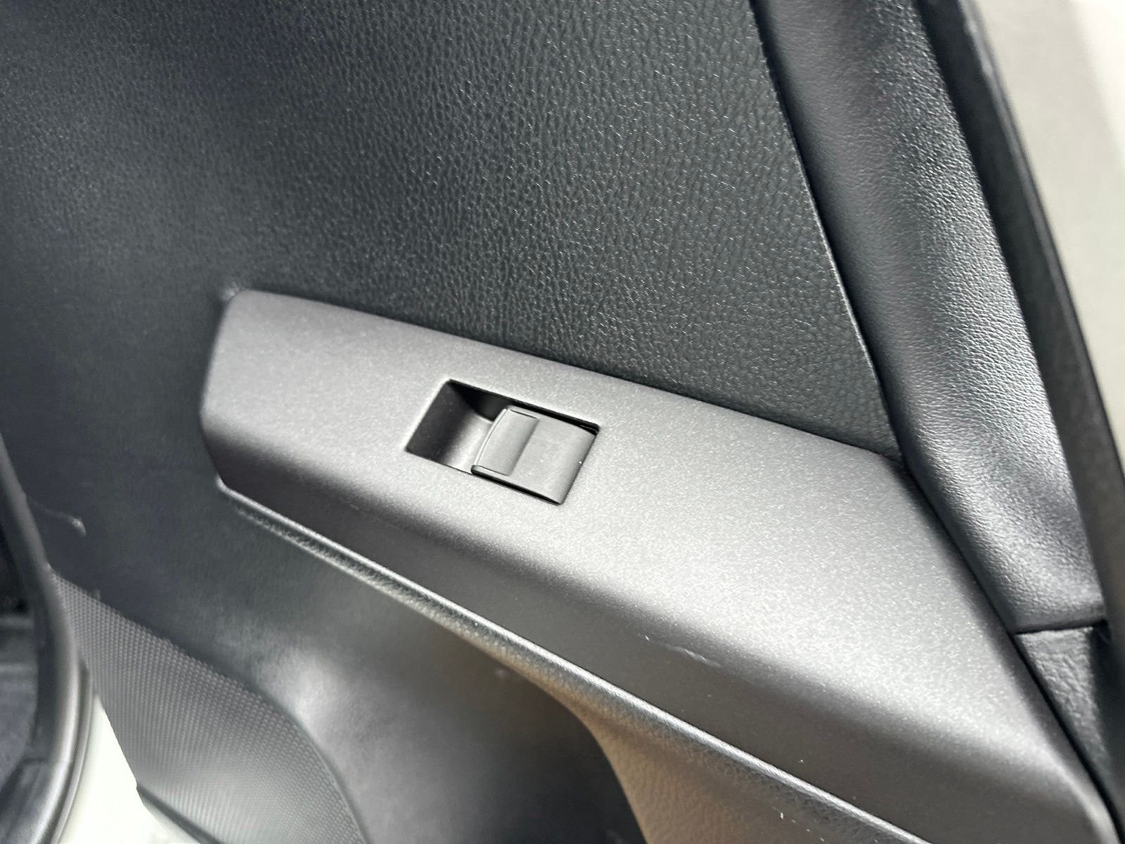 Used 2016 White Toyota XLE image 36