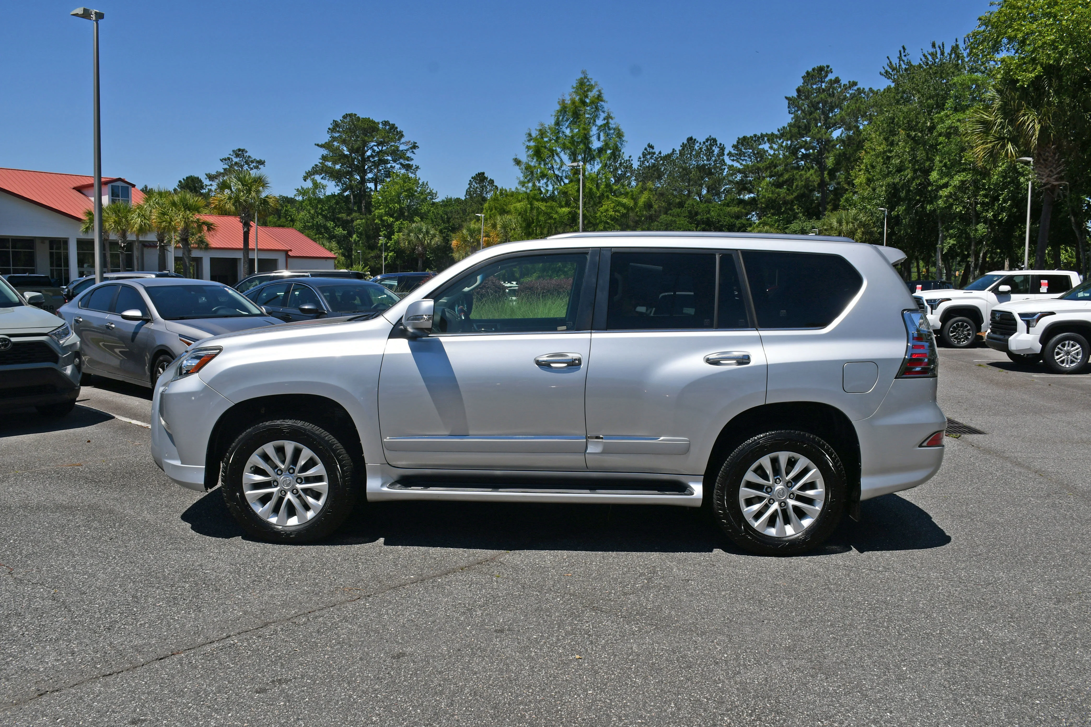 Used 2015 Silver Lexus 460 image 1