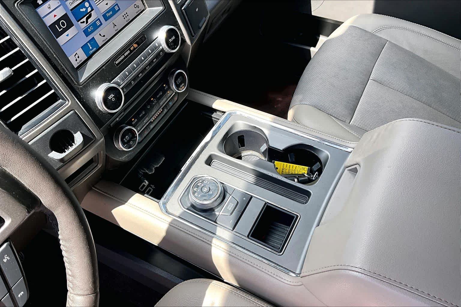 Used 2018 White Platinum Metallic Tri-Coat Ford XLT image 17