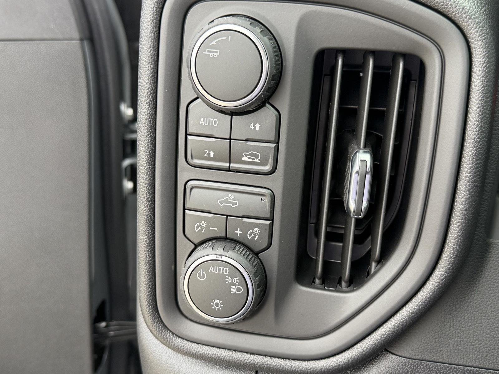 2026 Chevrolet Silverado 1500 Custom - Photo 8