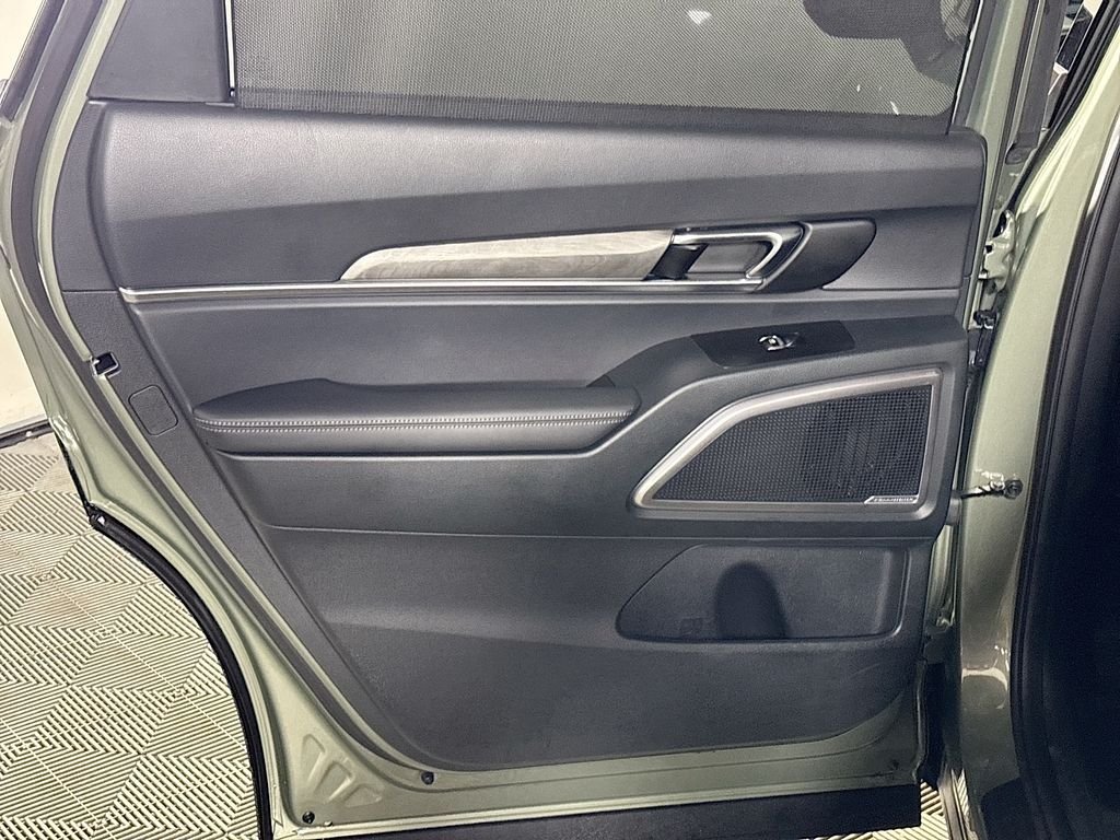 Used 2025 Green Kia EX X-Pro image 20