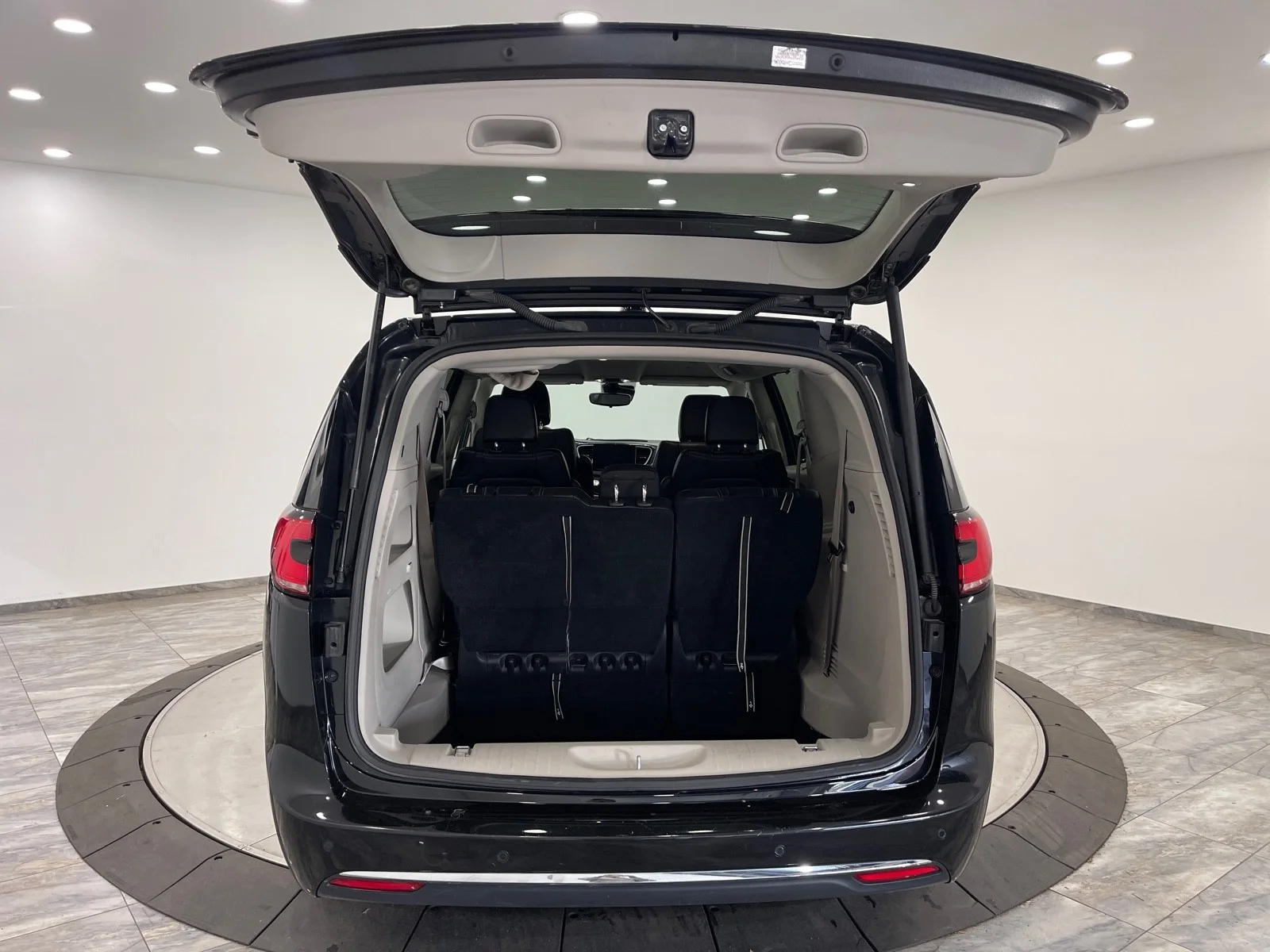 Used 2023 Brilliant Black Crystal Pearlcoat Chrysler Touring L image 41