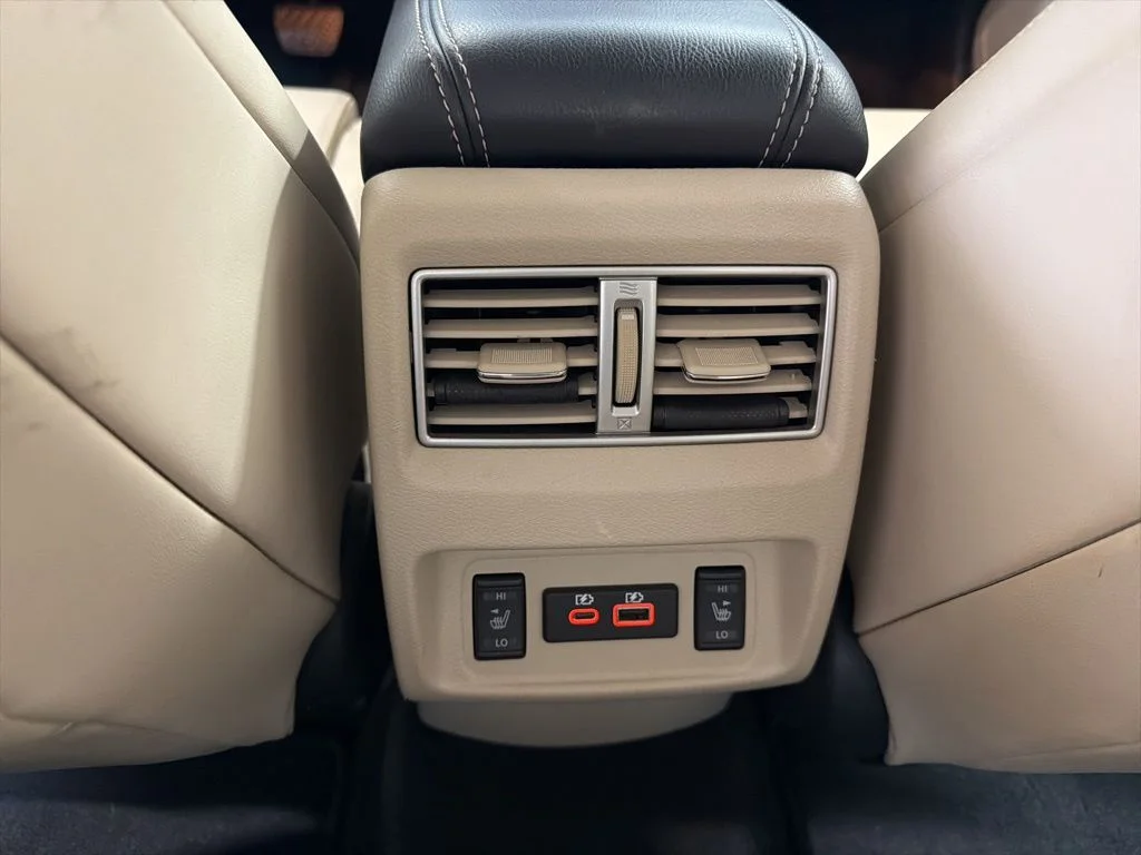 Used 2022 Black Nissan Platinum image 15