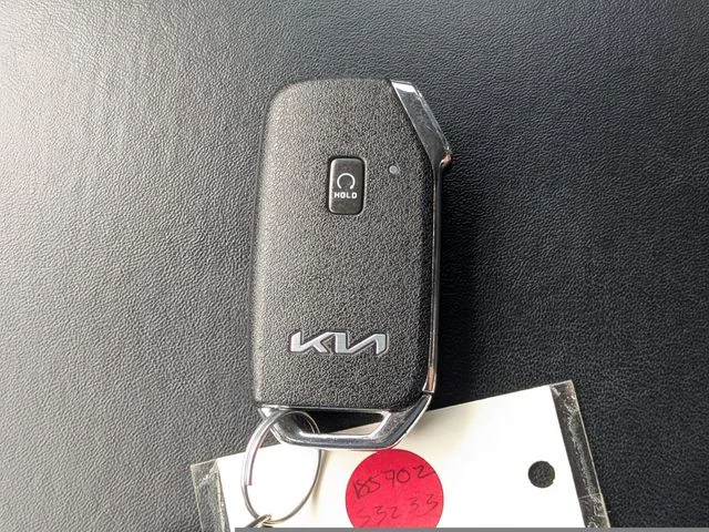 Used 2022 Silver Kia S image 31