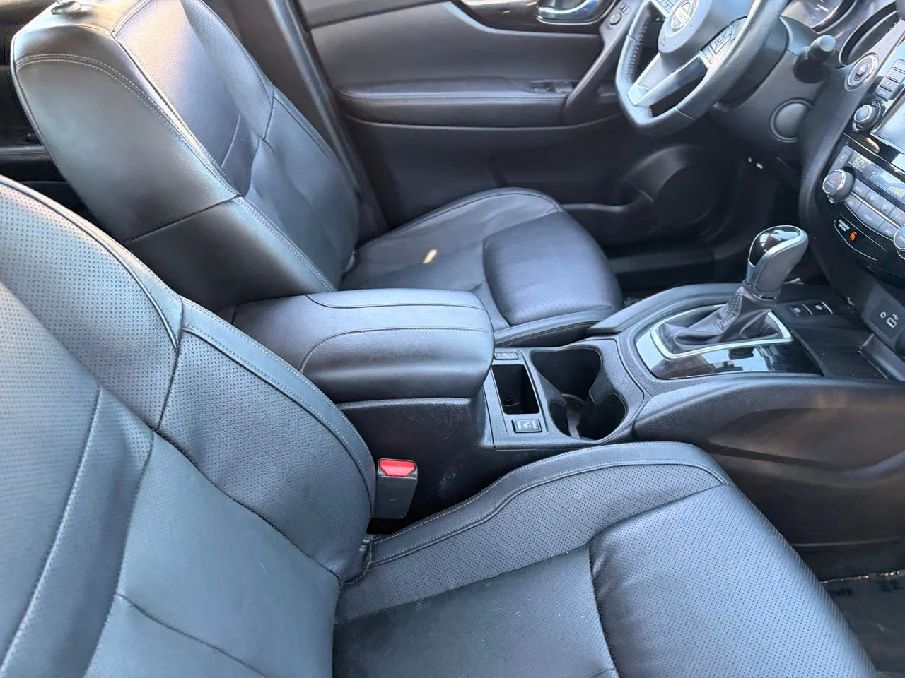 Used 2022 Gun Metallic Nissan SL image 11