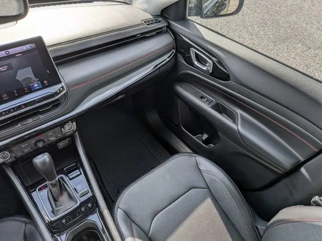 Used 2022 Diamond Black C Jeep Trailhawk image 18