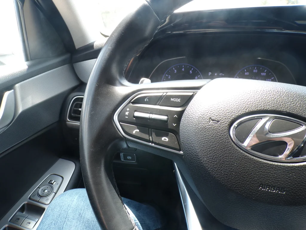 Used 2020 Hyper White Hyundai SEL image 20