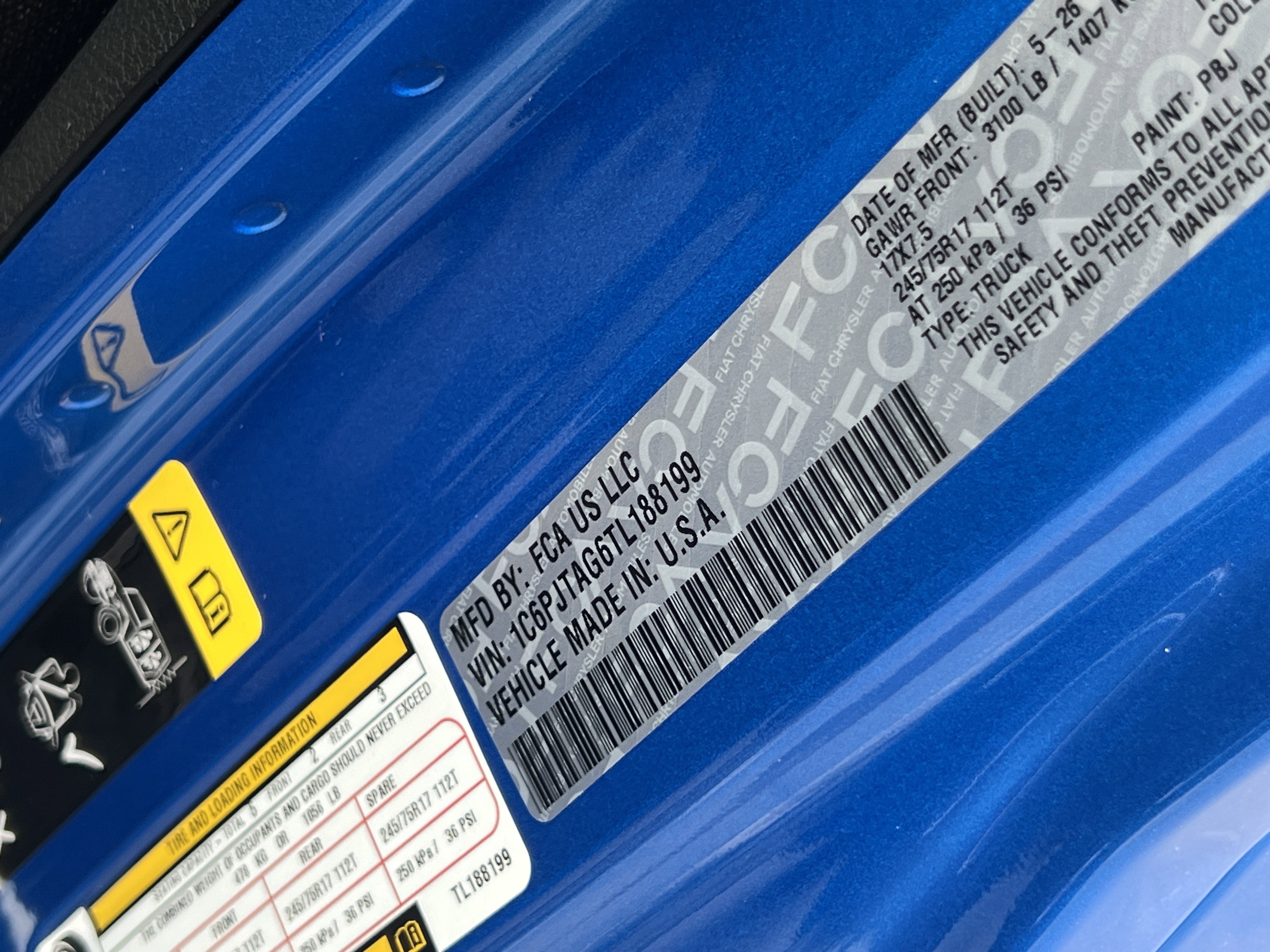 New 2026 Hydro Blue Pearl-Coat Exterior Paint Jeep Sport S image 32