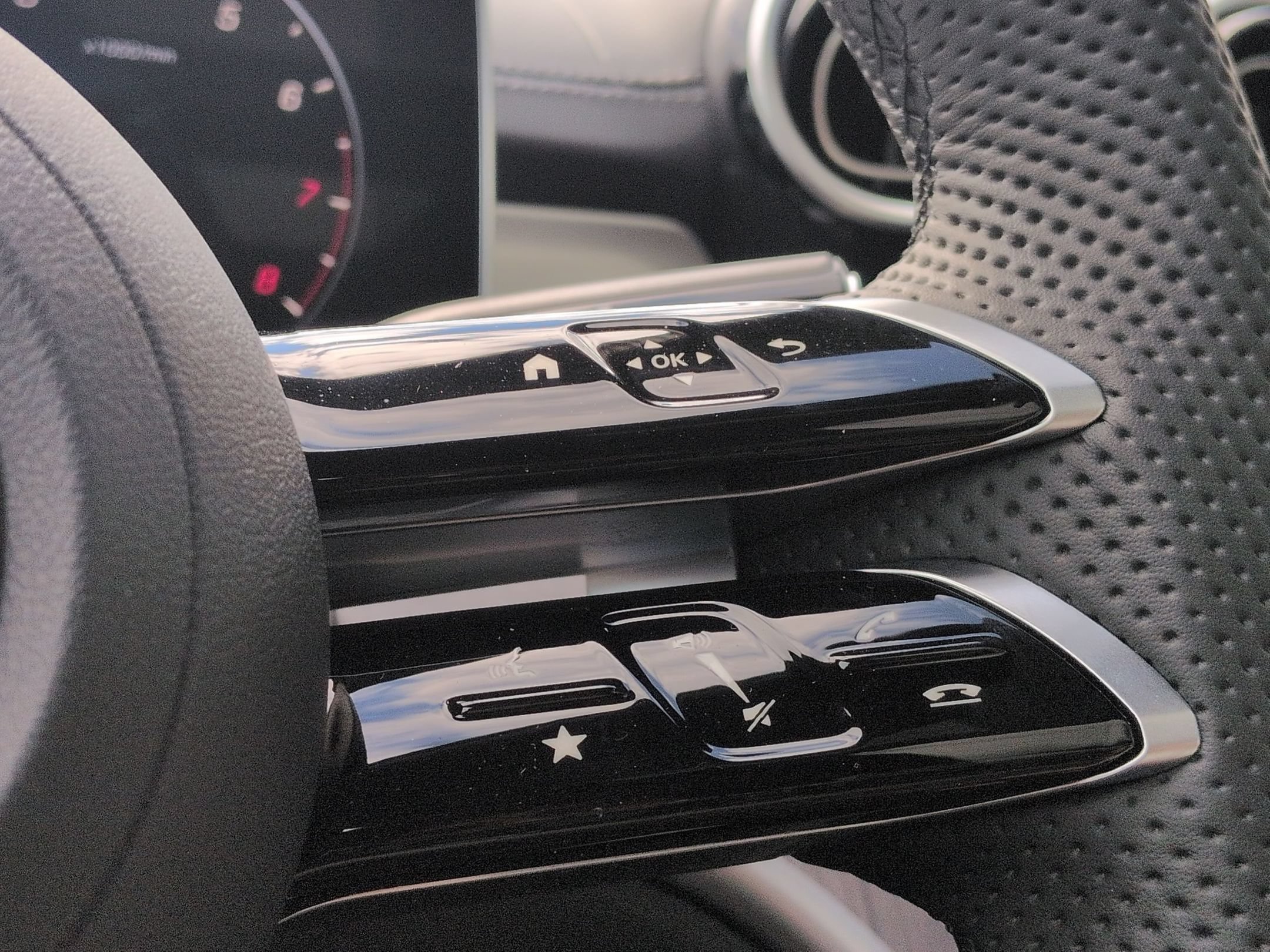 New 2026 Graphite Grey Metallic Mercedes-Benz C 300 image 59
