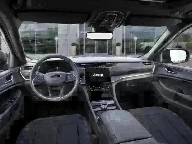 New 2025 Silver Zynith Exterior Paint Jeep Laredo X image 33