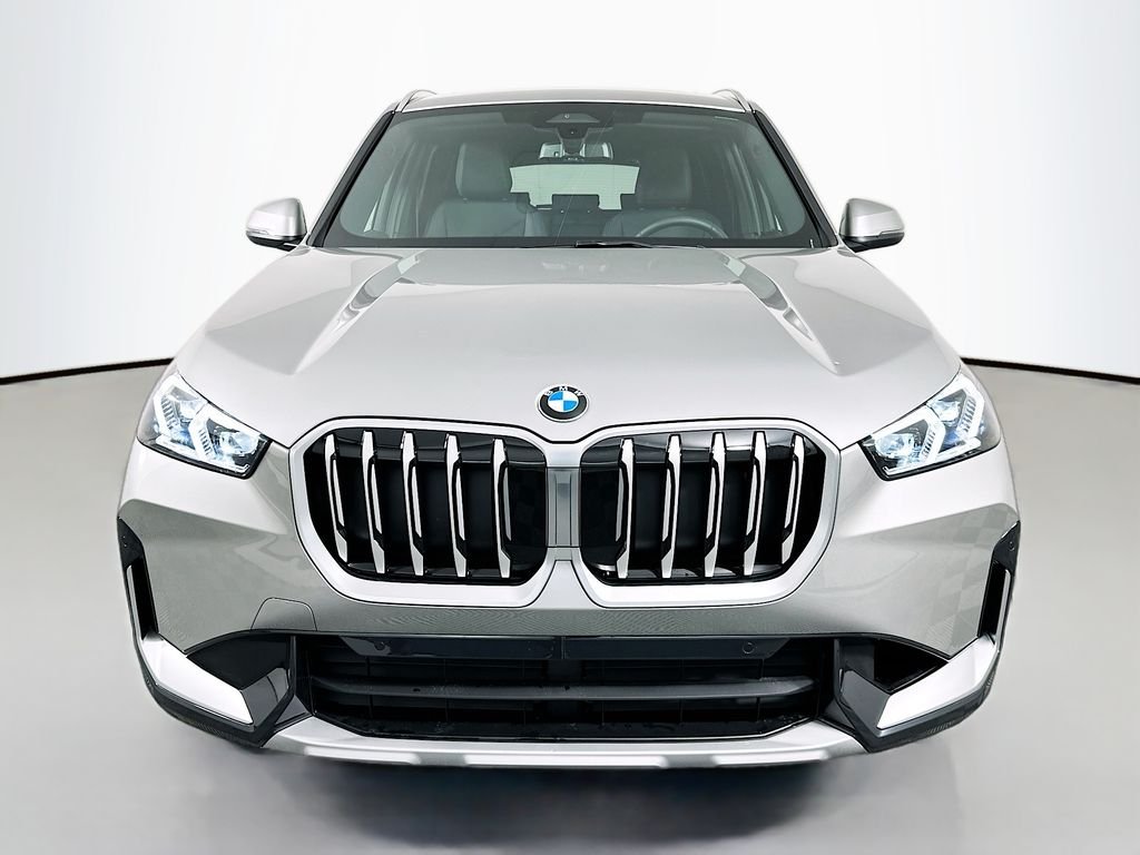 Used 2026 Space Silver Metallic BMW xDrive28i image 2