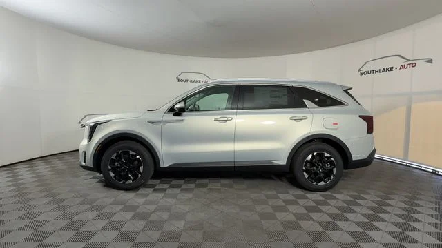 New 2026 Ivory Silver Kia S image 5