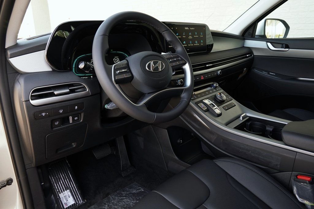 Certified Used 2025 Typhoon Silver Hyundai SEL image 11