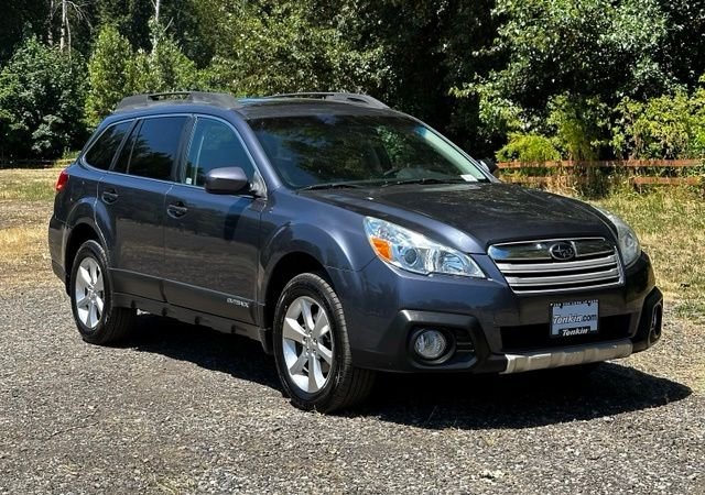 Used 2014 Subaru Outback 2.5i Limited with VIN 4S4BRBLC5E3303969 for sale in Gladstone, OR