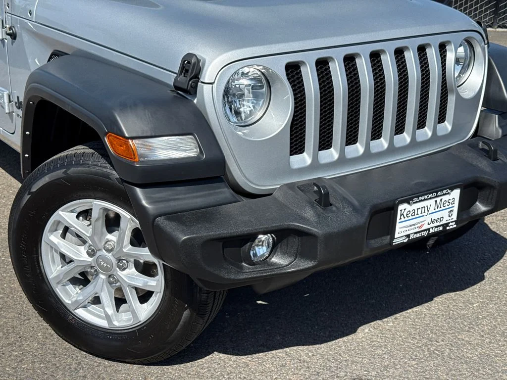 Used 2023 Silver Jeep Sport S image 6