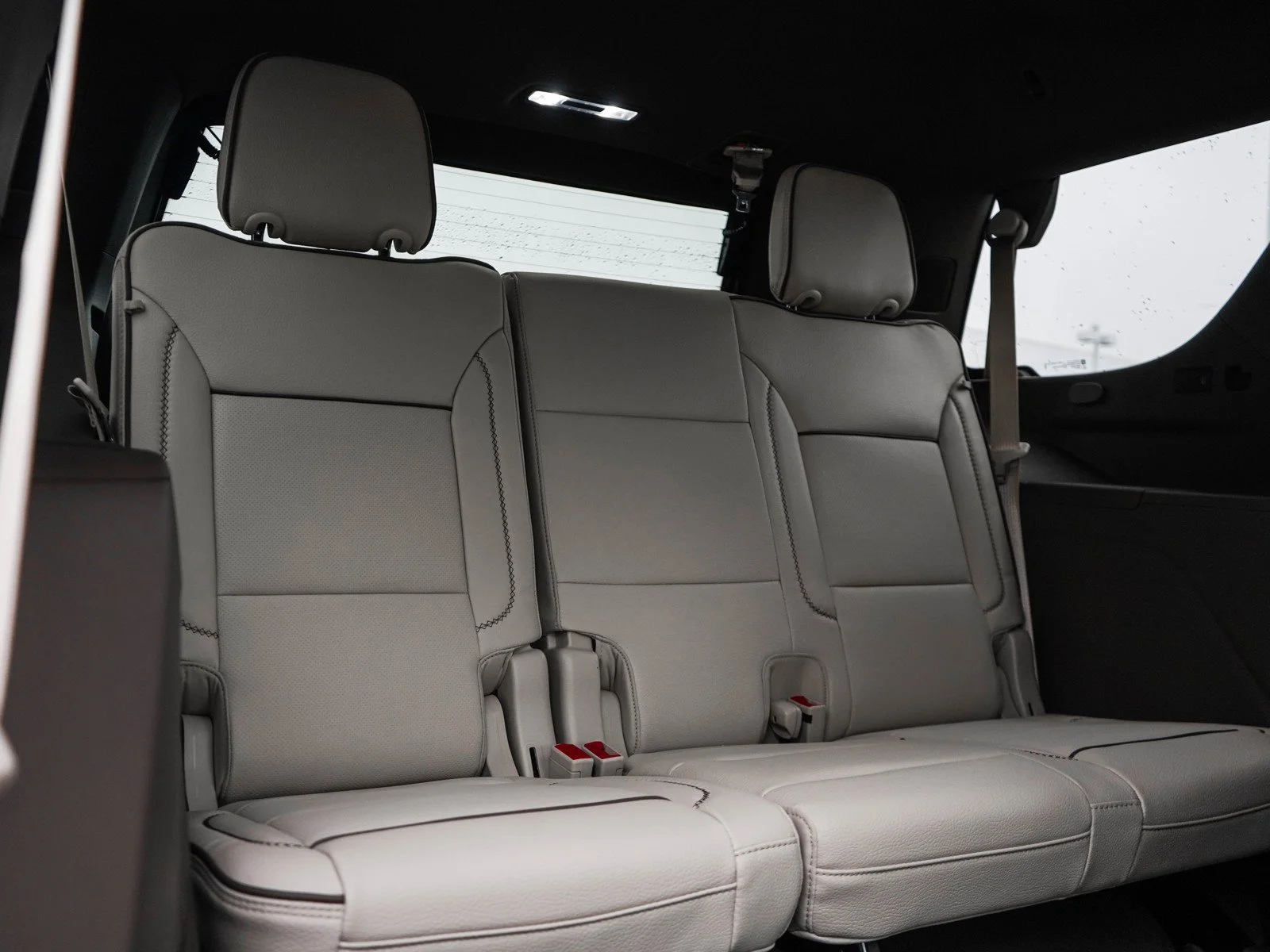 2026 GMC Yukon Denali - Photo 13