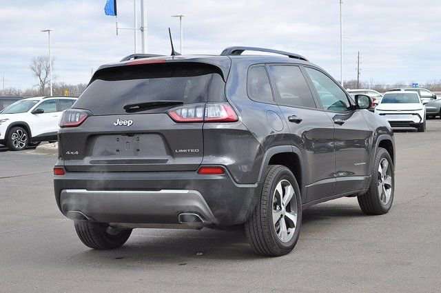 Used 2022 Gray Jeep Limited image 3