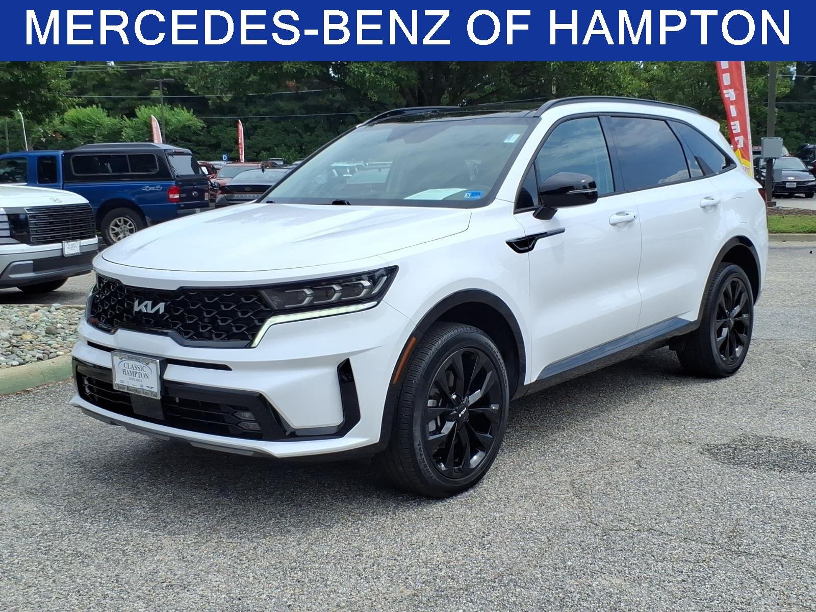 Used 2023 Glacial White Pearl Kia SX image 1