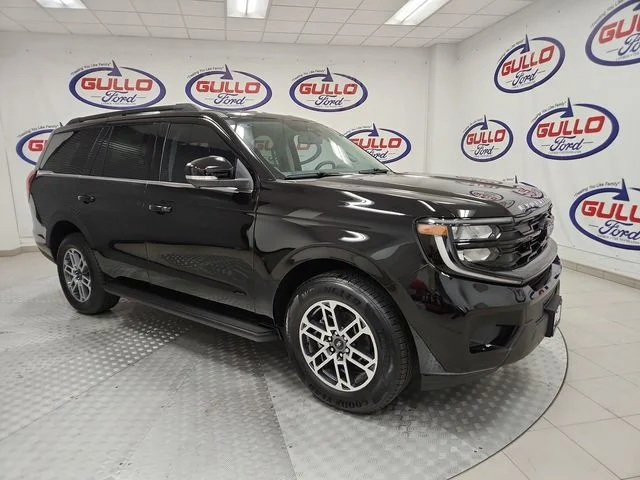 2026 Ford Expedition Active's photo